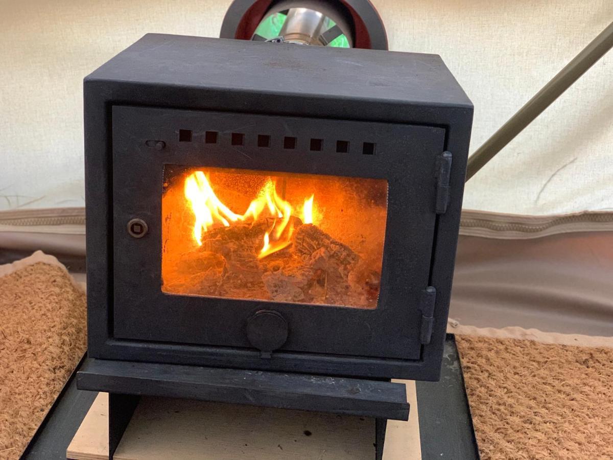 Роскошный шатер Farm Glamping Bell Tent 2, With Log Burner And Fire Pit